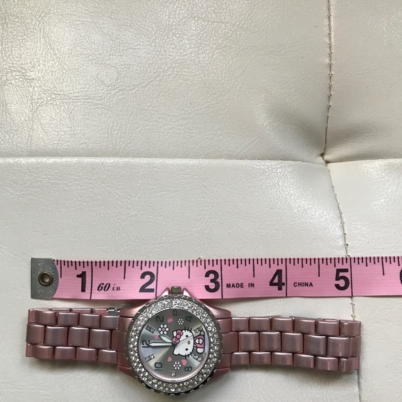 Pink Hello Kitty ladies watch - Picture 2 of 3